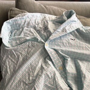 Vineyard Vines Men's Light Blue and Pink Plaid Shirt